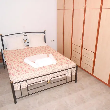 Apartment Chrysolithos Kerami *