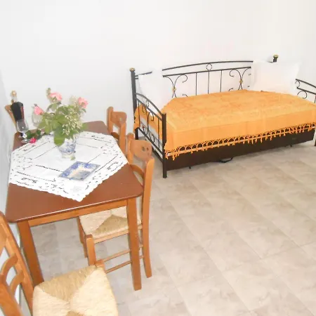 Apartment Chrysolithos Kerami Khalkíon