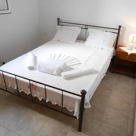 Chrysolithos Kerami Apartment *