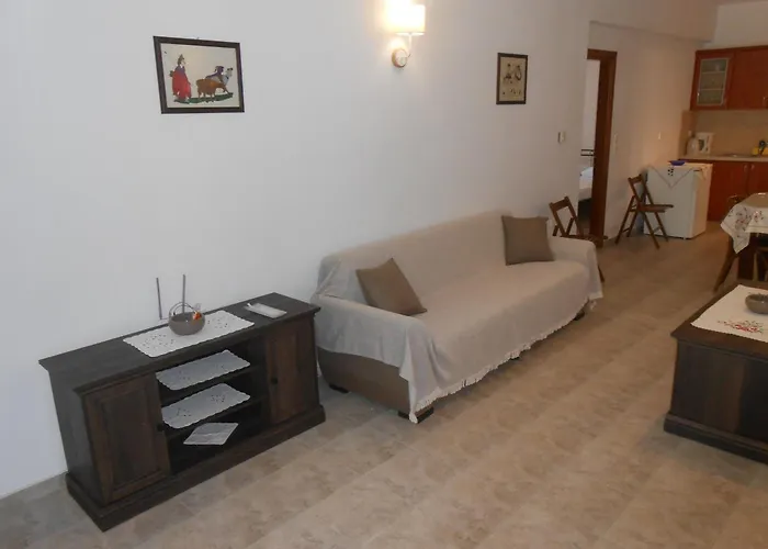 Chrysolithos Kerami *